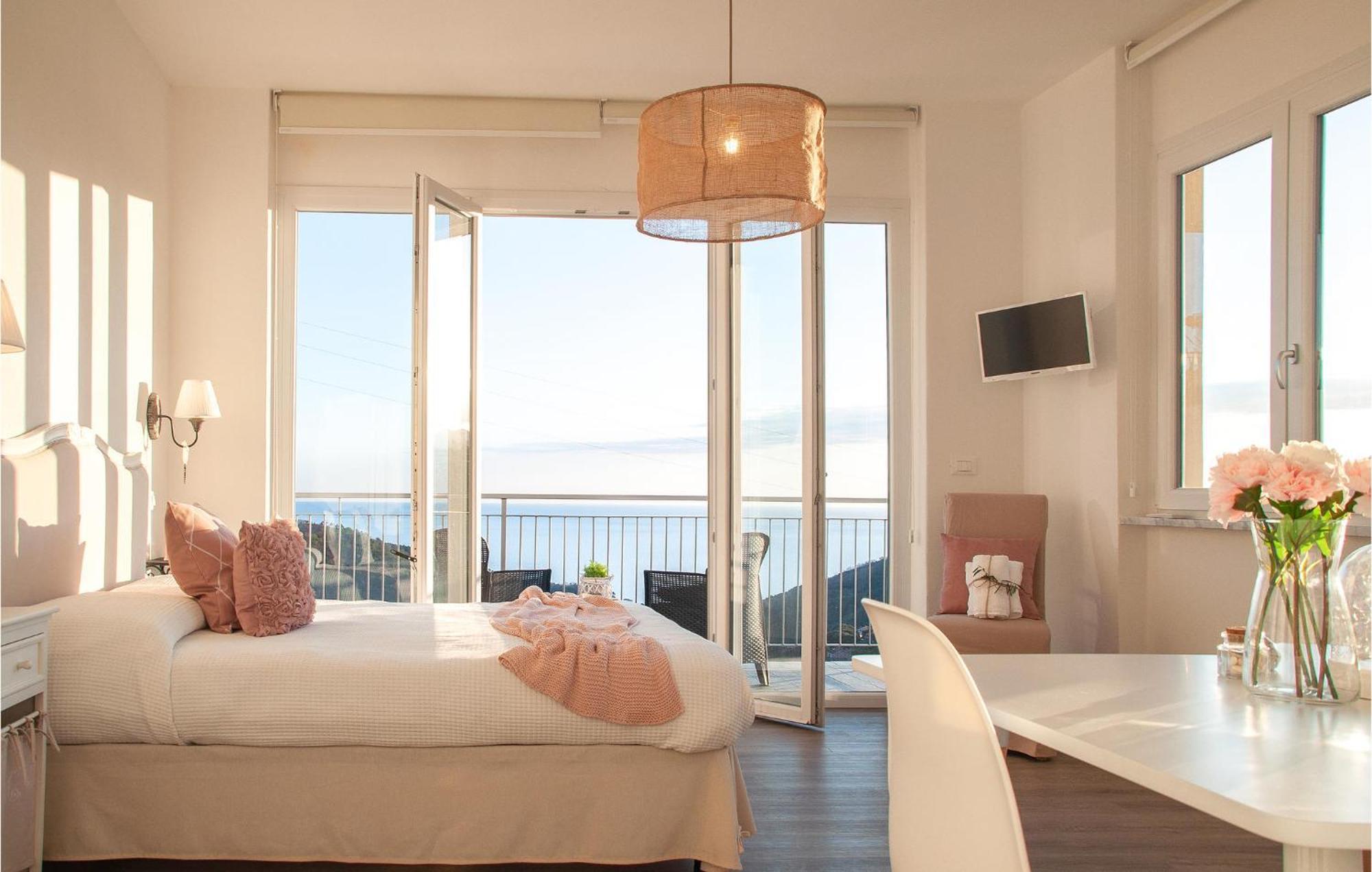 Amazing Apartment In Moneglia With House Sea View Luaran gambar