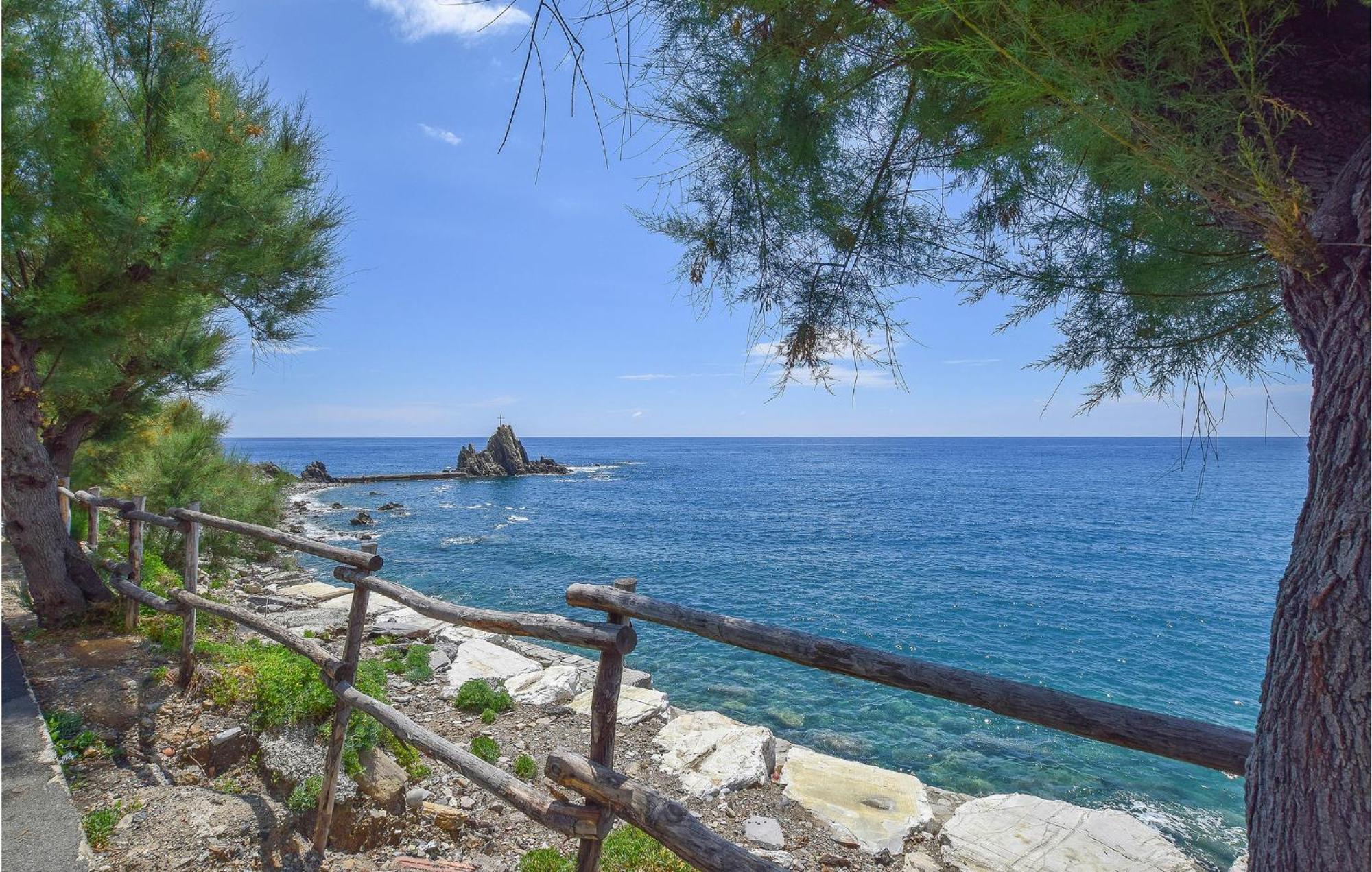 Amazing Apartment In Moneglia With House Sea View Luaran gambar